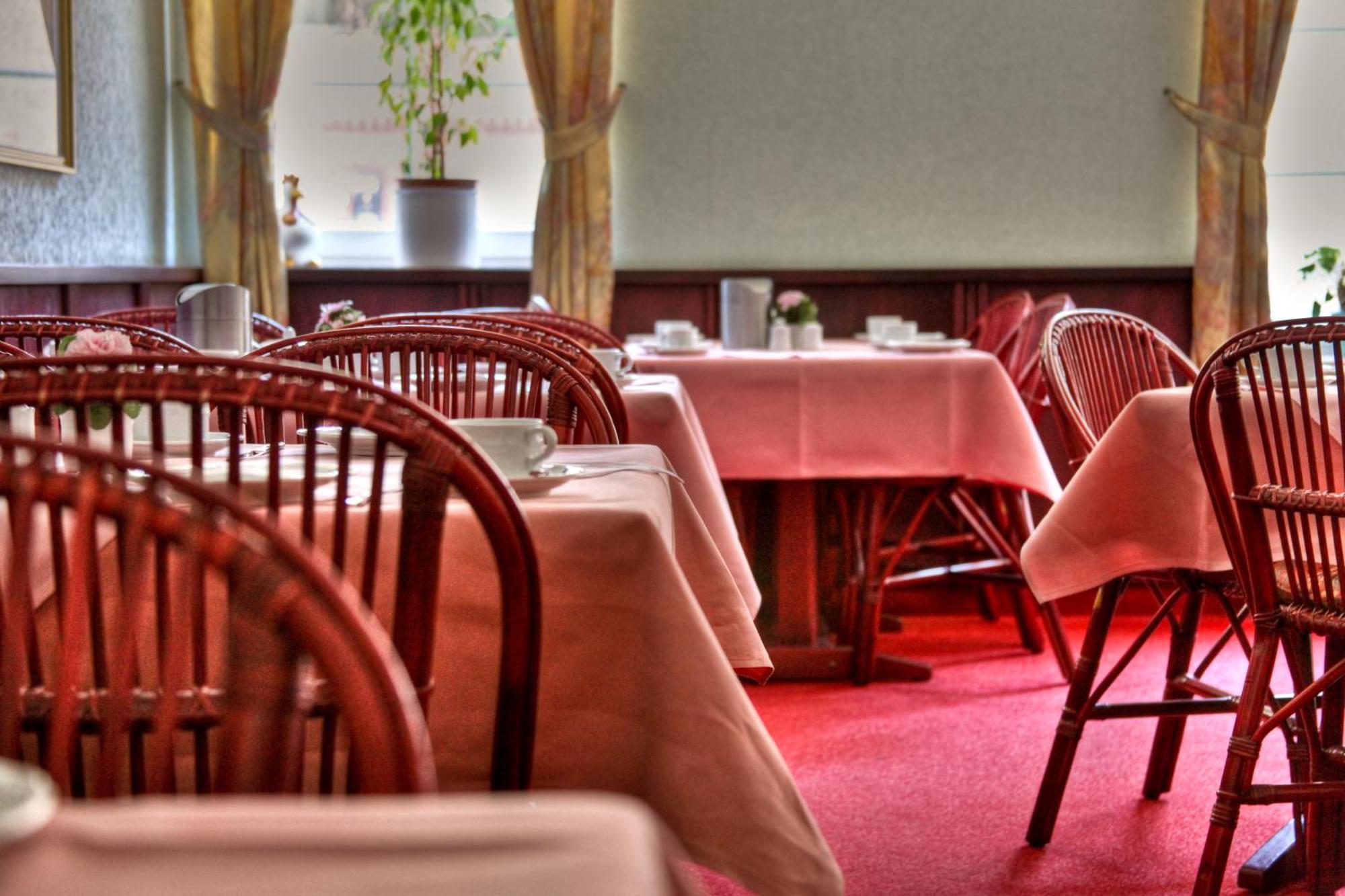 Hotel Am Markt Altentreptow Esterno foto